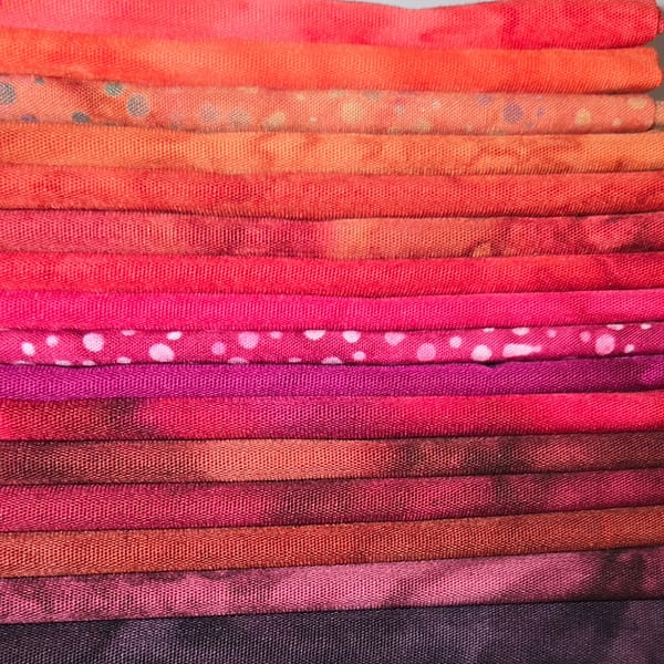 Radiant Reds Fat Quarter Bundle